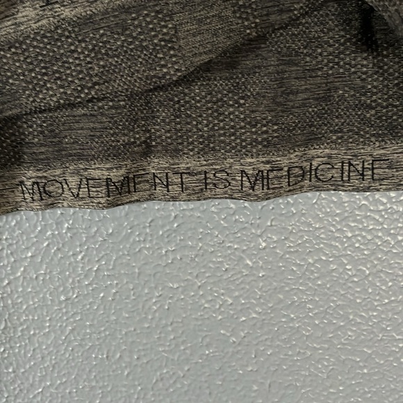 Lululemon Swiftly Tech Racerback 2.0 Grey/Black Tank Women’s Size 6 - Picture 5 of 11